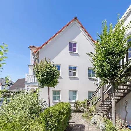 Strandstrasse 16 31 *